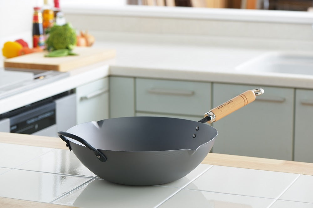 Yoshikawa Cook-Pal Ren 36cm Premium Carbon Steel Heat Treated Wok with two handles - Essence Home